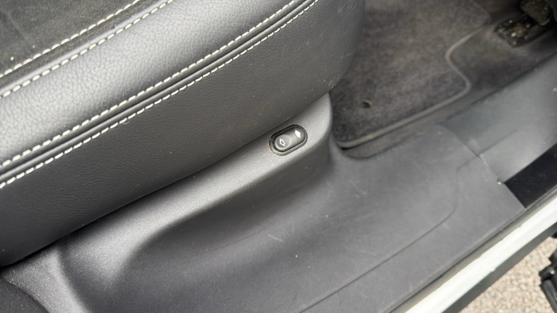 Land Rover Range Rover Velar 2.0 P300 R-Dynamic SE 5dr Auto Petrol Estate